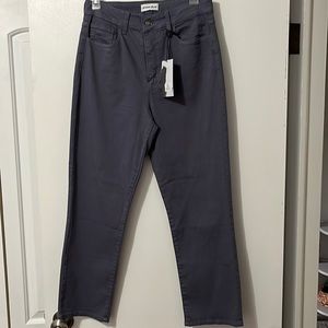 Studio Blue brand size 8/29 Grey High Rise Crop Pant